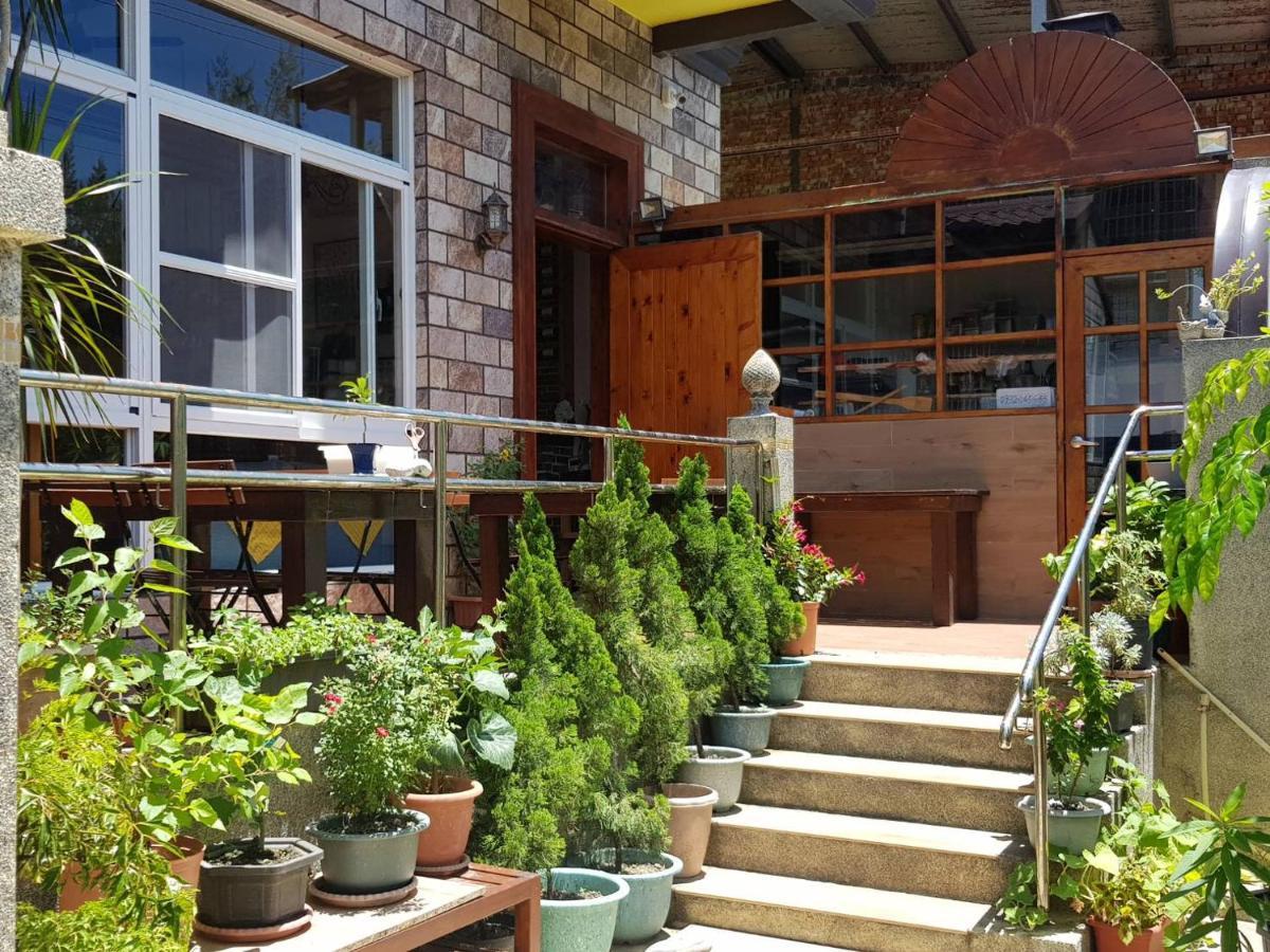 La Fleur Bnb & Restaurant Хенгчун Экстерьер фото