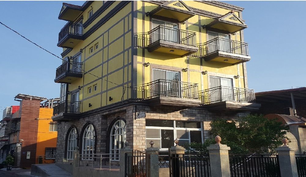 La Fleur Bnb & Restaurant Хенгчун Экстерьер фото
